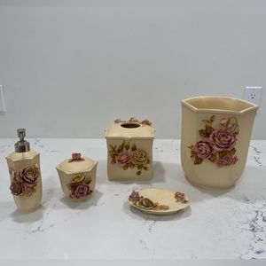 Floral 5 piece bathroom accessories